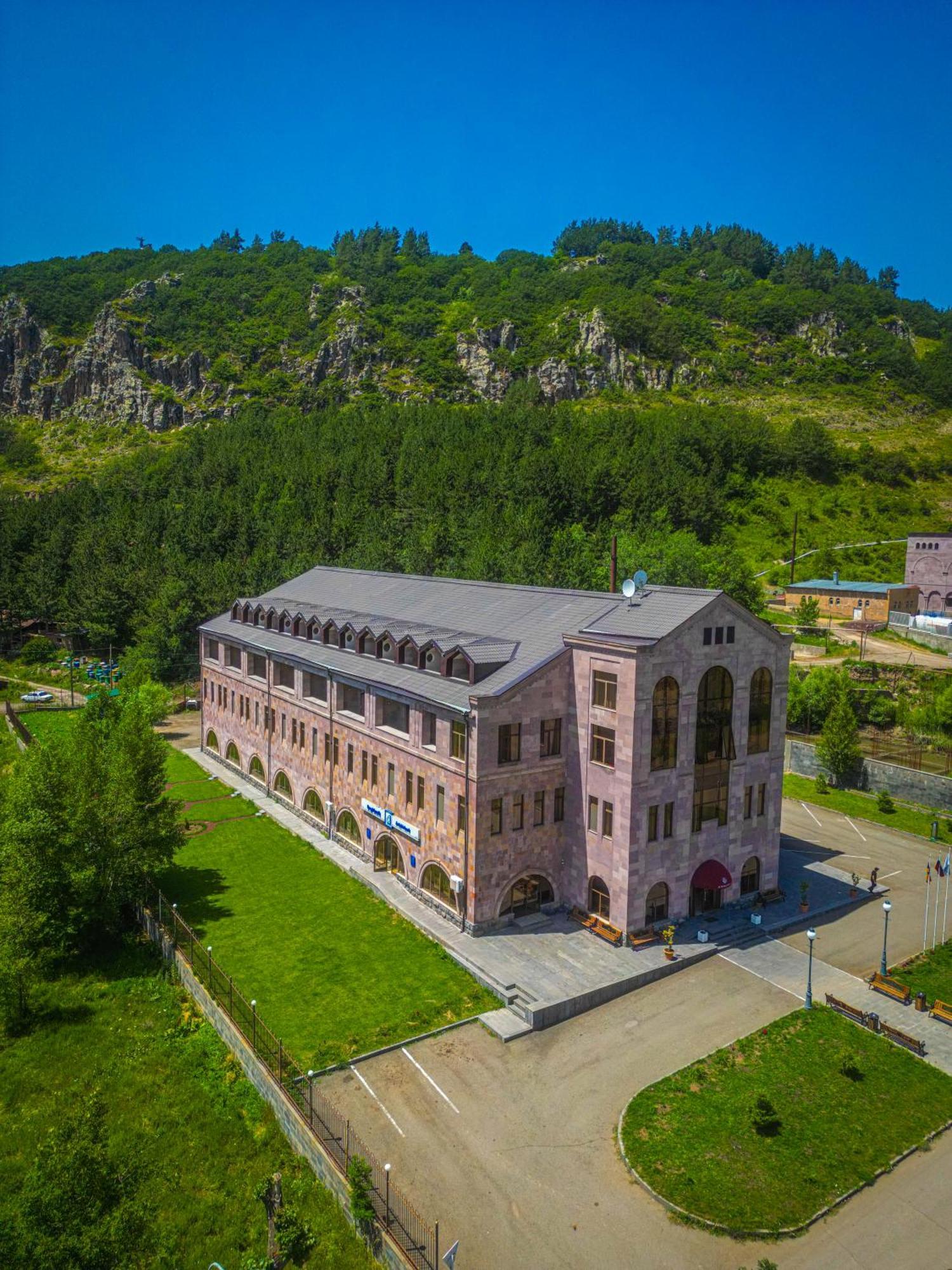 Armenia Hotel Jermuk Bagian luar foto