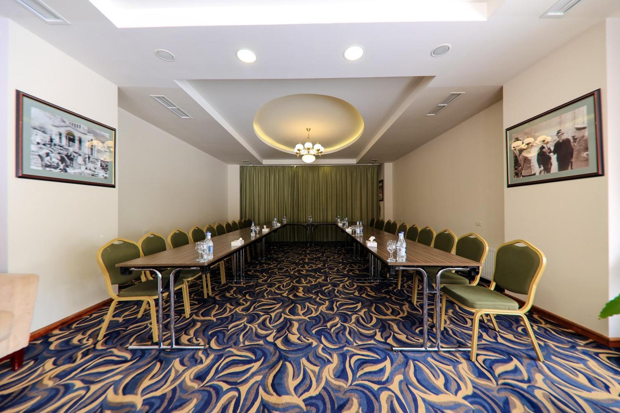 Armenia Hotel Jermuk Bagian luar foto