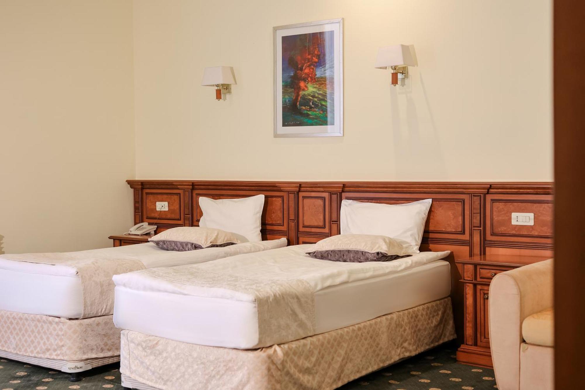 Armenia Hotel Jermuk Bagian luar foto