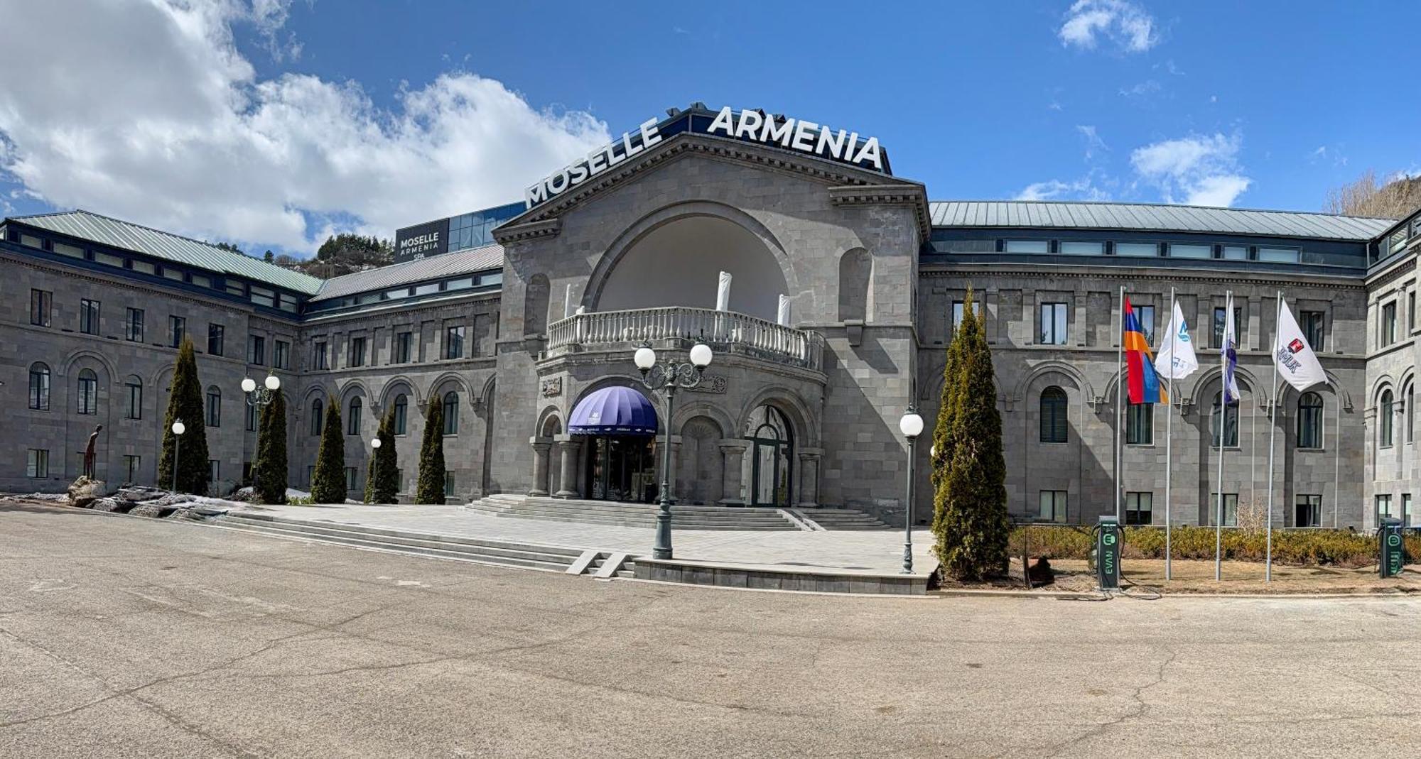 Armenia Hotel Jermuk Bagian luar foto